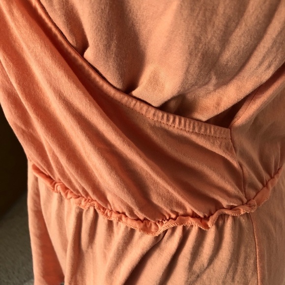 Lauren by Ralph Lauren peach colored V-neck stretch cotton jersey top size M - Picture 7 of 8